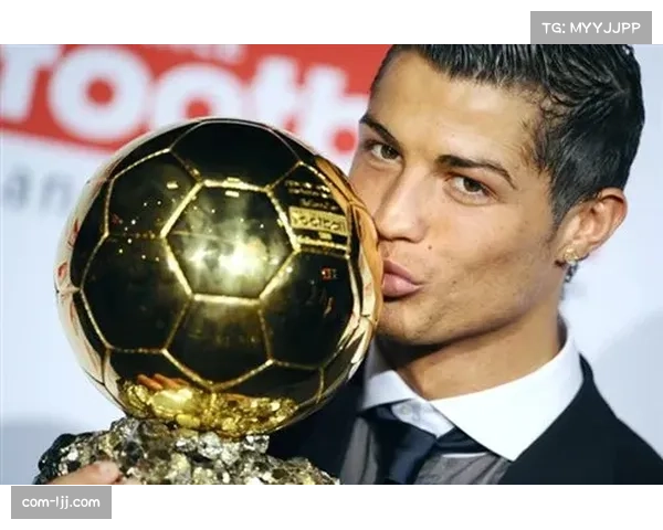 伯纳多·席尔瓦完成欧冠百场,成葡萄牙第四人 伯纳多·席尔瓦完成欧冠百场,成葡萄牙第四人