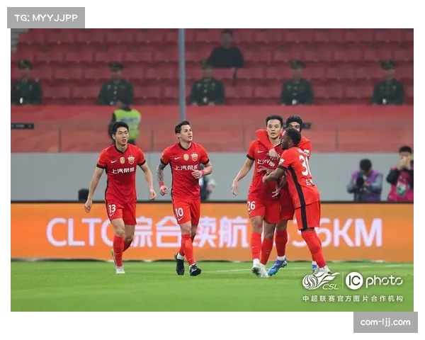 2025赛季回顾:海港实现三连冠,争冠悬念持续至末轮 2025赛季回顾:海港实现三连冠,争冠悬念持续至末轮